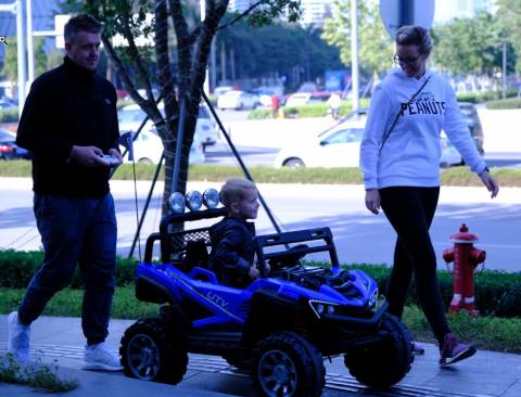 Masinuta Electrica Off-Road UTV pentru Copii 12V 7Ah, 4x4 Motoare 380, Telecomanda Parinte 2.4G, LED, USB, APP Mobil, Suspensie 4 Roti . Dimensiune 127x79x87cm - ALBASTRU